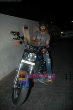 Shahid Kapoor snapped at multiplex in Juhu on 6th March 2011 (15).JPG